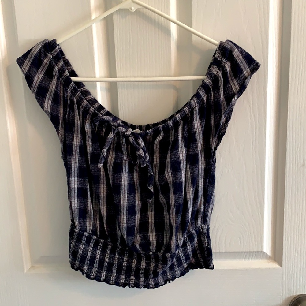 ~Ivy + Main Off the shoulder crop top
